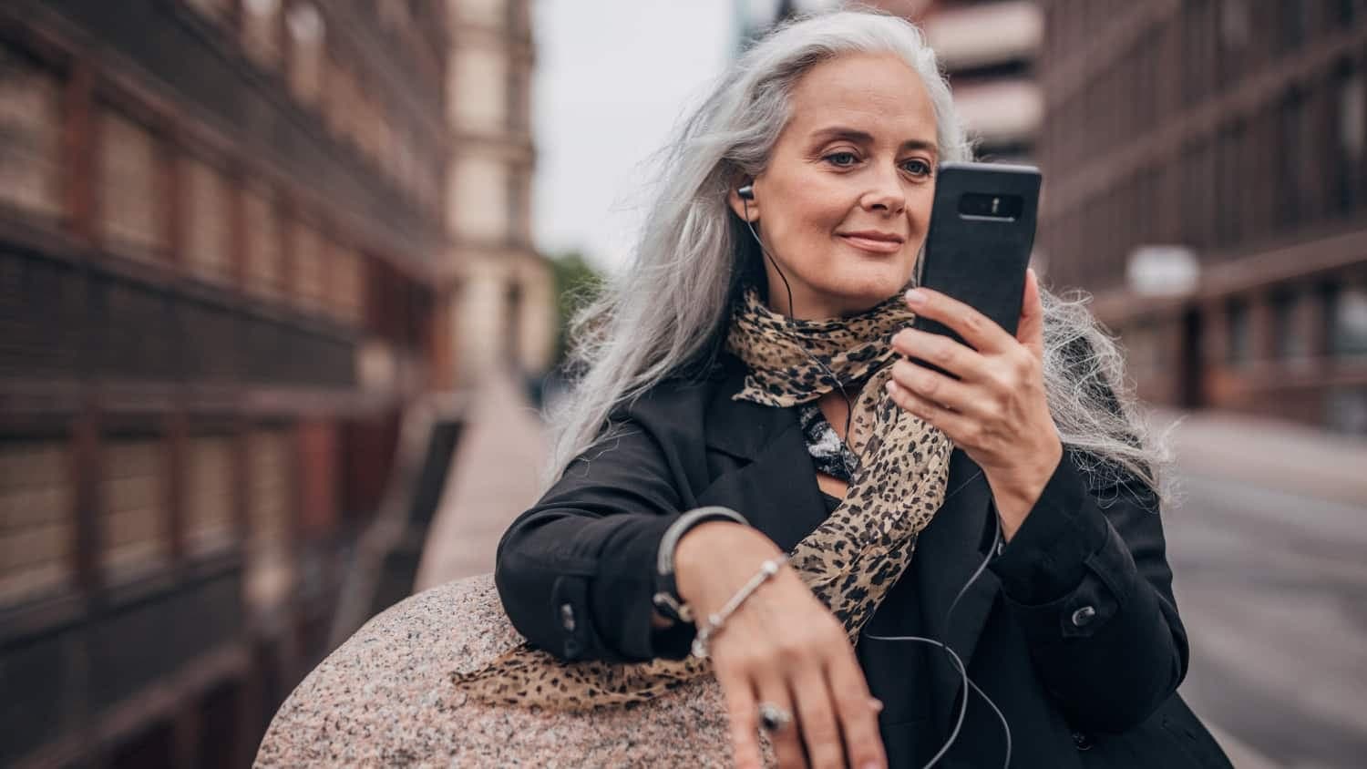 the-latest-trends-and-tips-on-fashion-and-beauty-for-mature-women